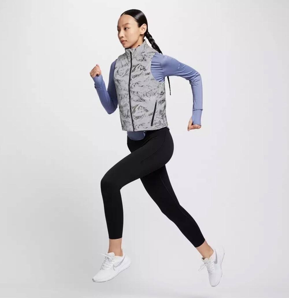 Nike Swift Therma-Fit ADV Reflective Running Vest Women's Medium